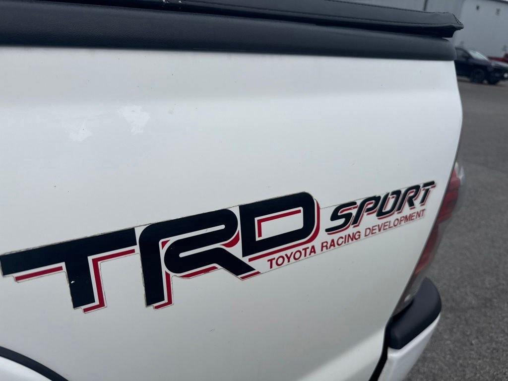 Used 2015 Super White Toyota Base image 10