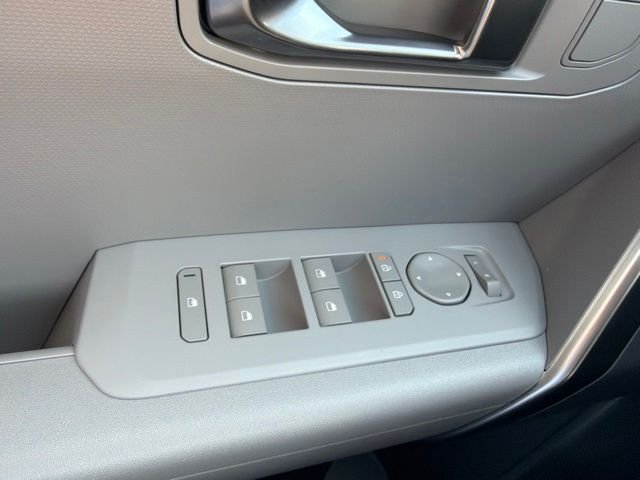 New 2027 Snow White Pearl Kia LX image 20