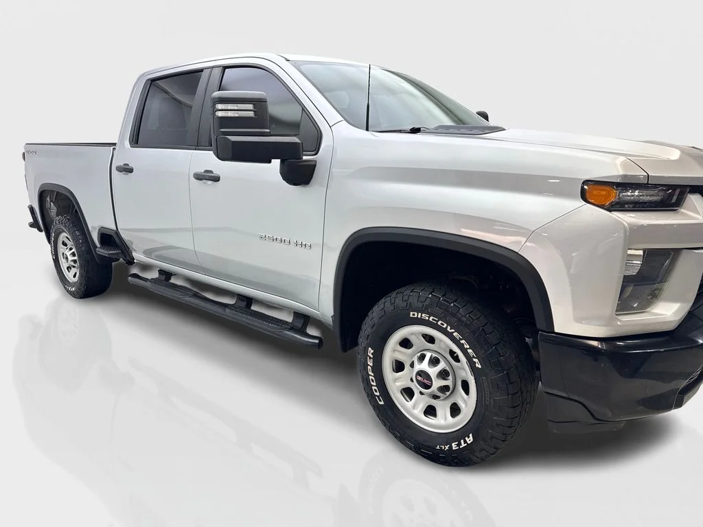 Used 2022 Silver Chevrolet Custom image 12
