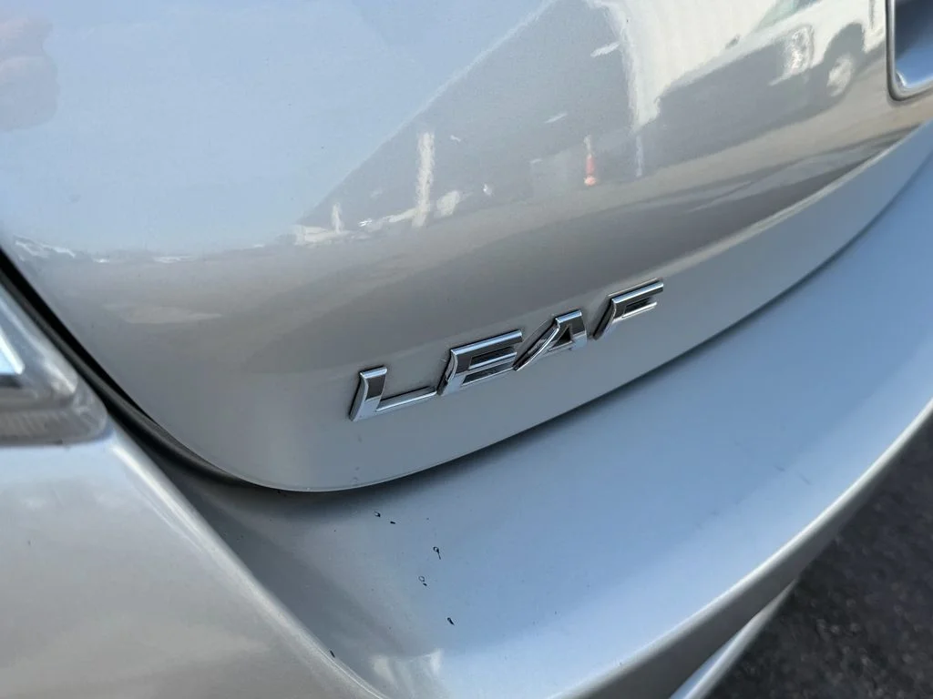 Used 2013 Silver Nissan SV image 14