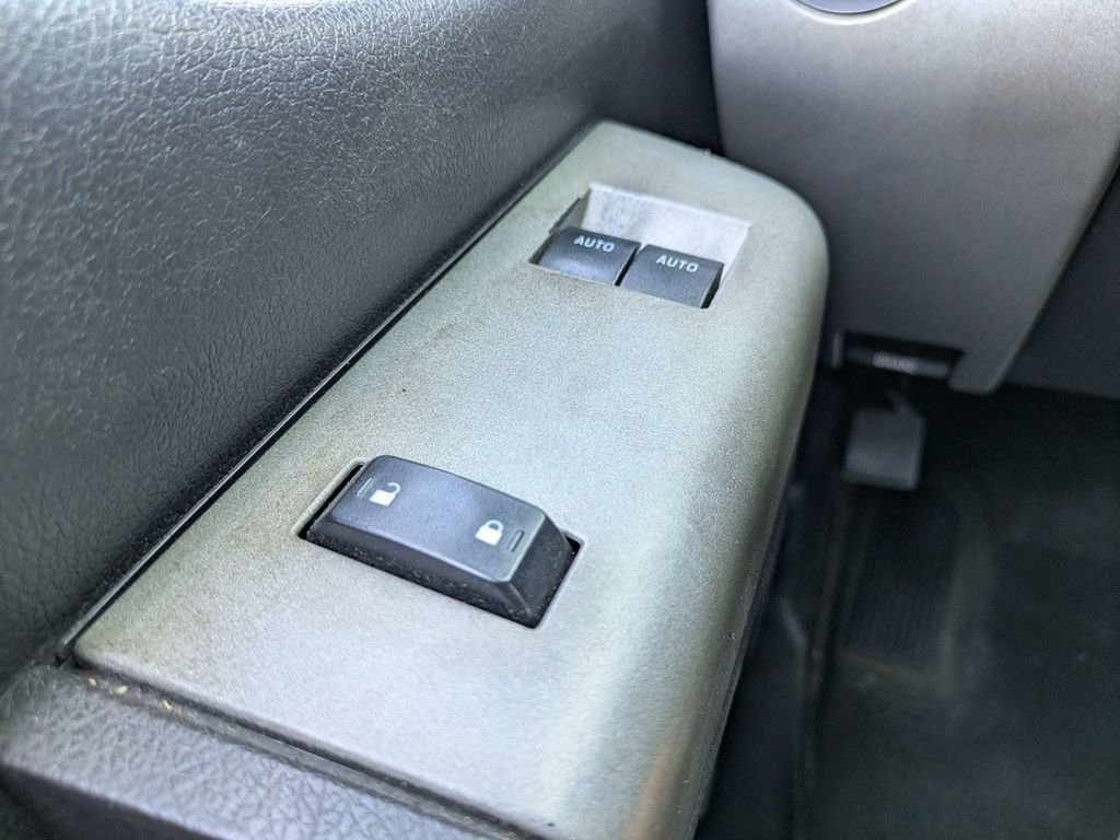 Used 2016 White Ford Lariat image 24