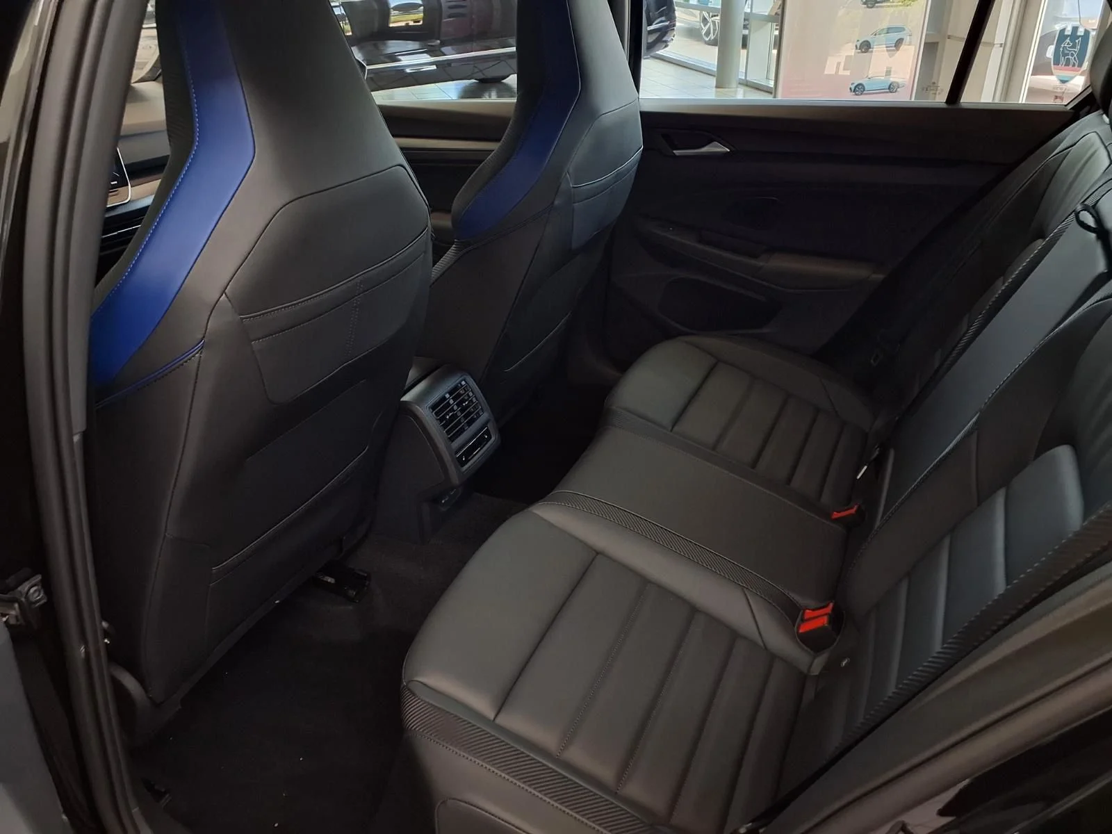New 2026 Mythos Black Metallic Volkswagen 2.0T image 19