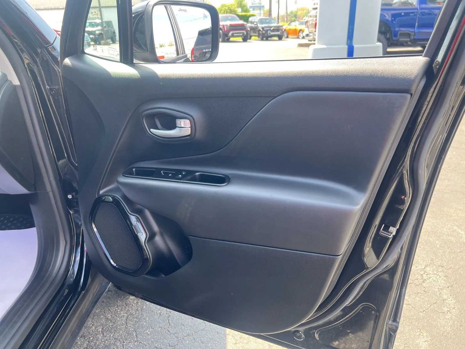 Used 2023 Black Clearcoat Jeep Altitude image 49