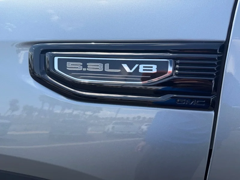 Used 2024 Sterling Metallic GMC Elevation image 33