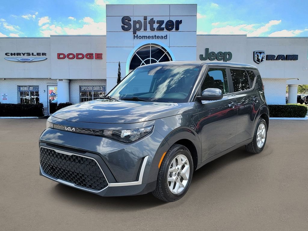 Used 2024 Gray Kia LX image 4