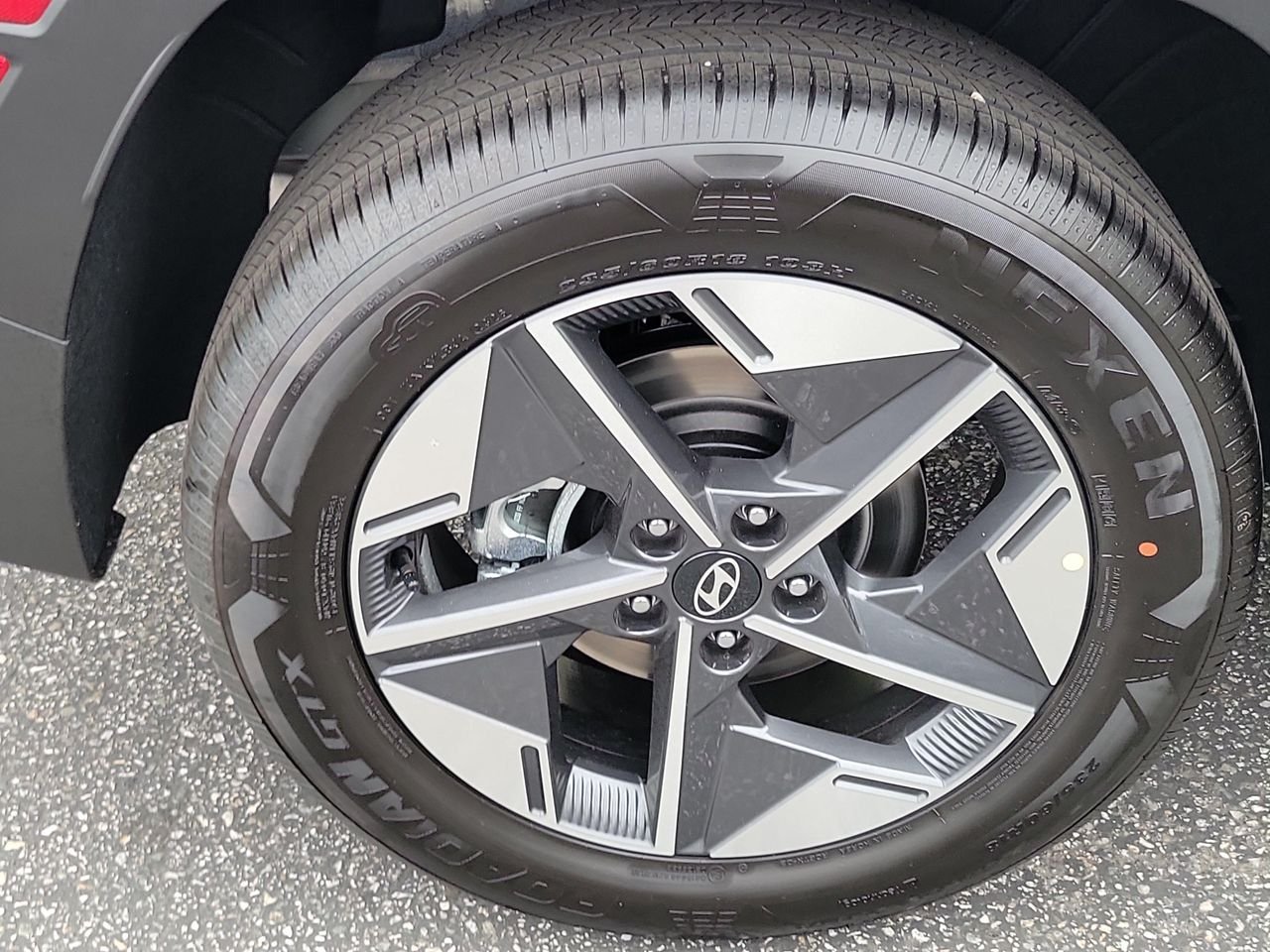New 2026 Shimmering Silver Hyundai SEL Convenience image 23