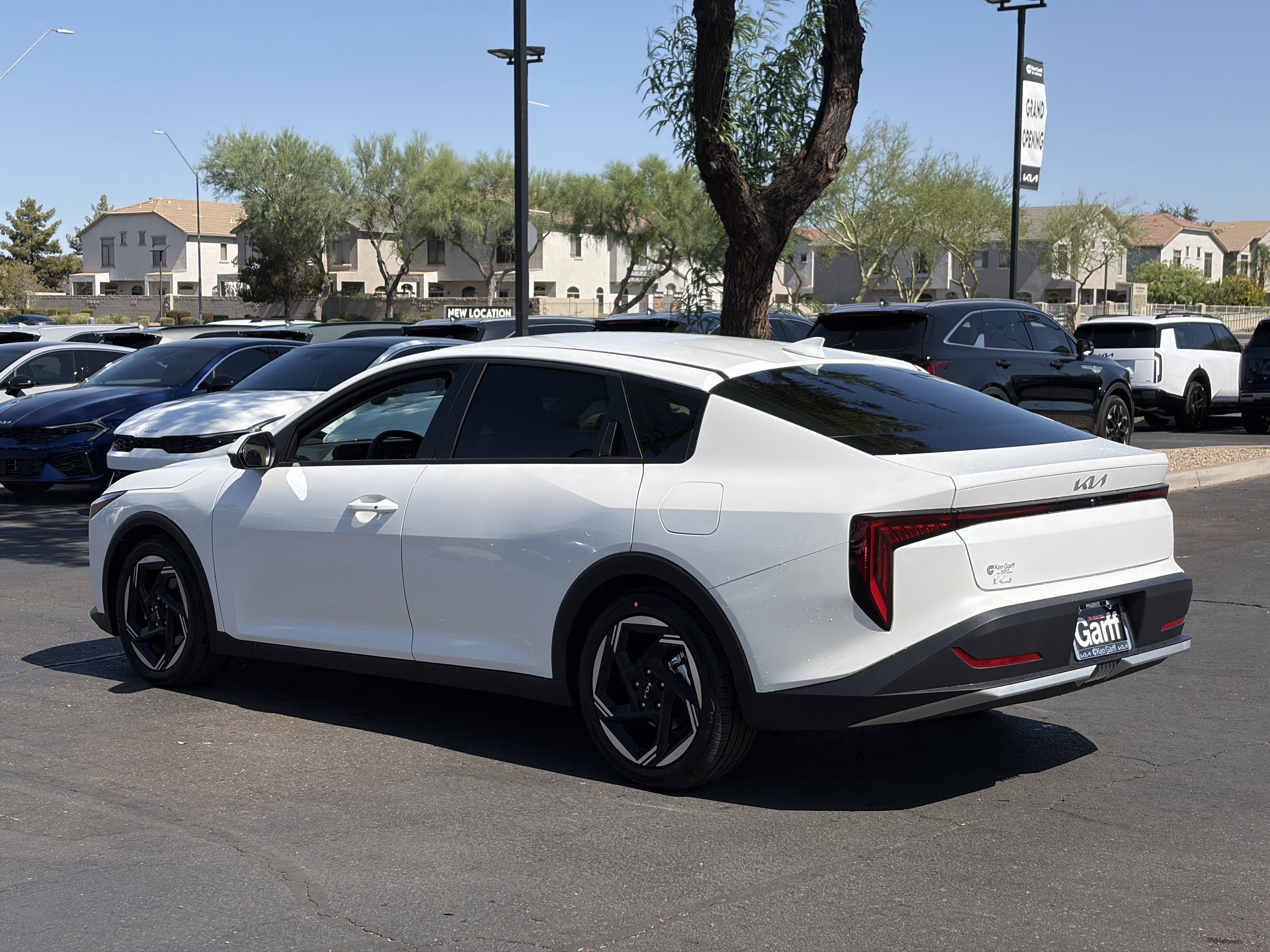 New 2026 Snow White Pearl Kia EX image 3