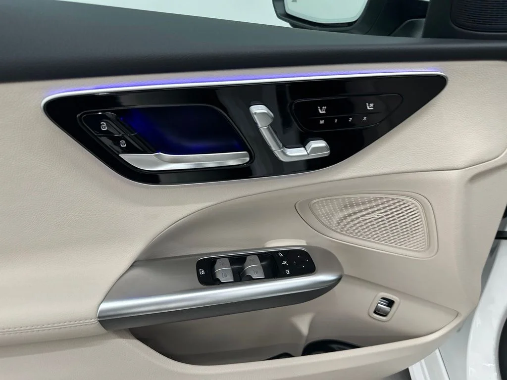 New 2026 White Mercedes-Benz C 300 image 14