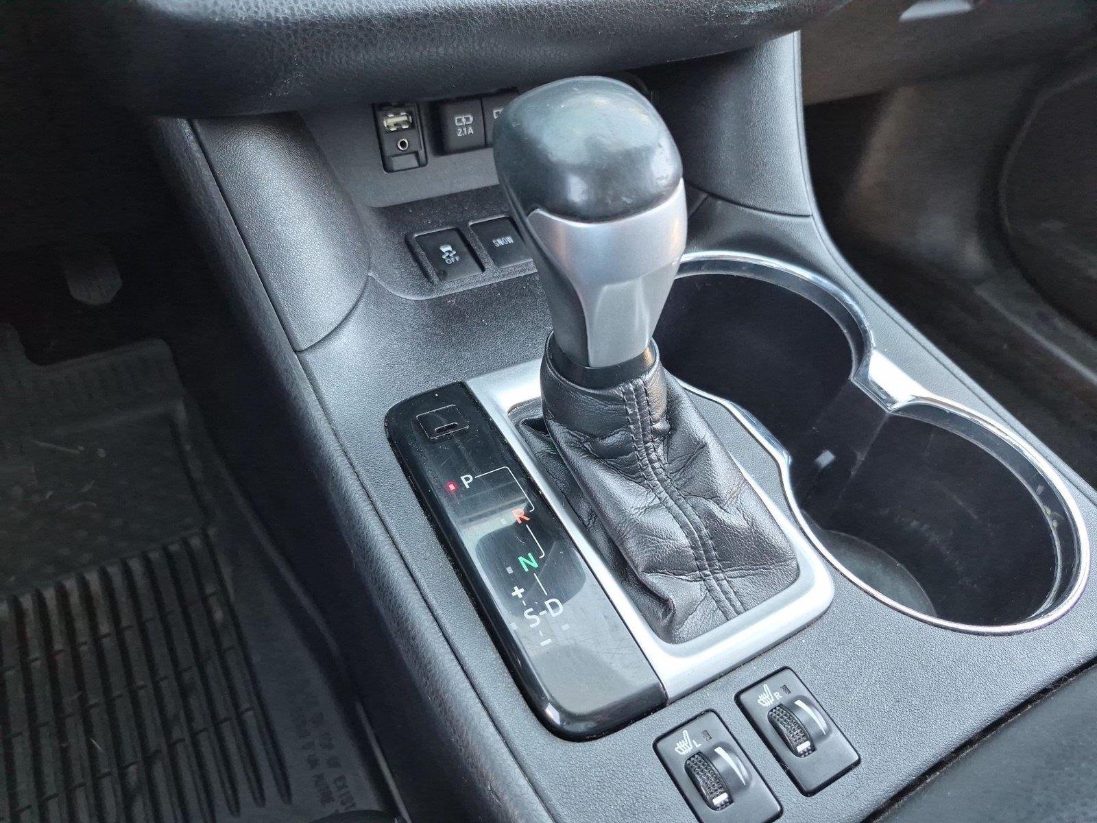 Used 2018 Celestial Silver Metallic Toyota SE image 29