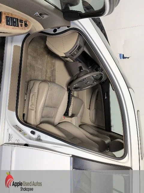 Used 2005 White Honda EX-L image 11
