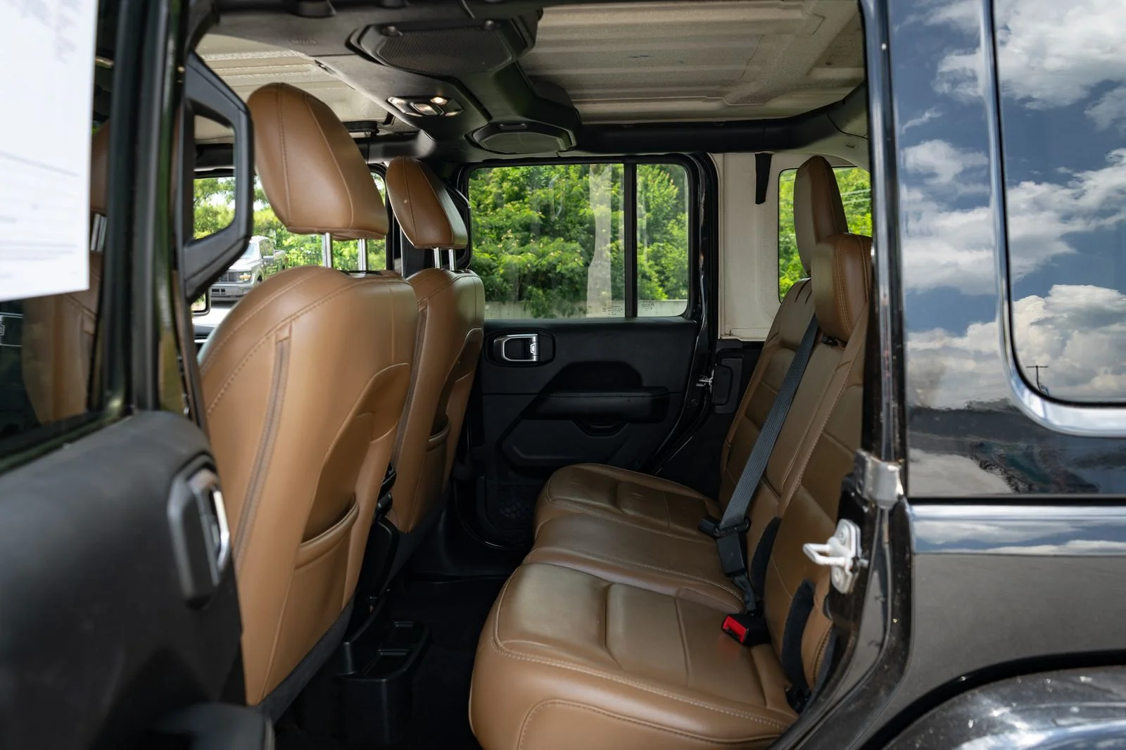 Used 2021 Black Clearcoat Jeep Unlimited Sahara image 18