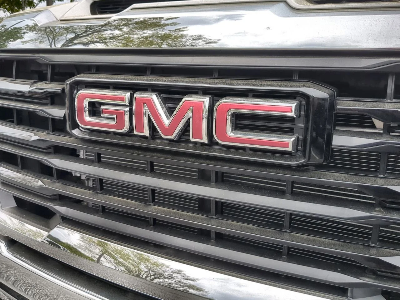 New 2025 Summit White GMC Pro image 29