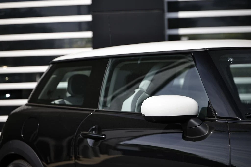 New 2026 Midnight Black MINI Iconic image 3