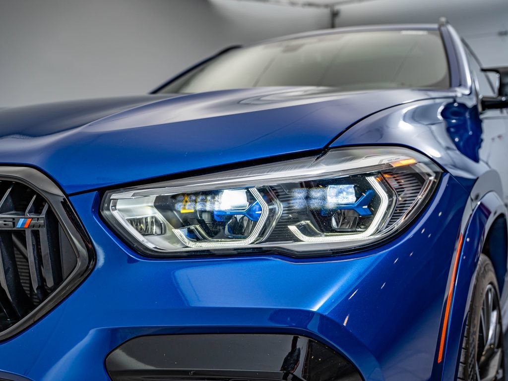Used 2020 Marina Bay Blue Metallic BMW Competition image 13