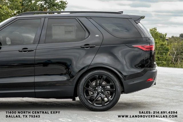 Used 2025 Santorini Black Metallic Land Rover S image 11