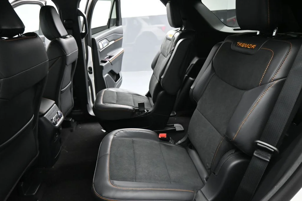 New 2026 Star White Metallic Tri-Coat Ford Tremor image 19