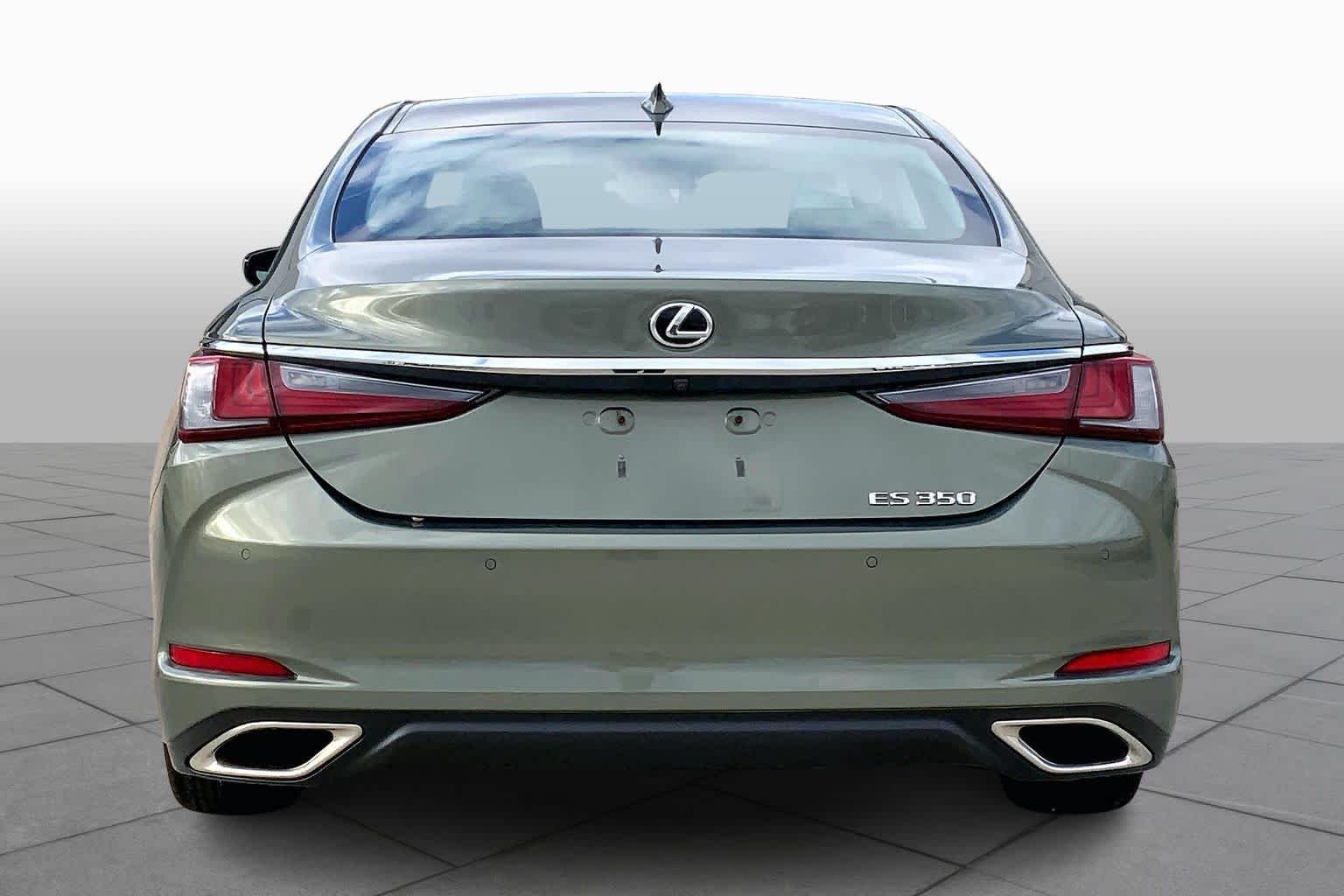 Used 2019 Sunlit Green Lexus  image 4