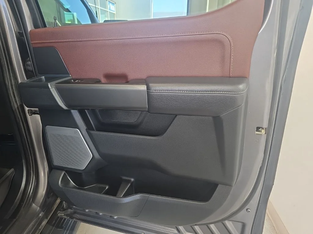 Used 2022 Gray Metallic Ford Lariat image 21