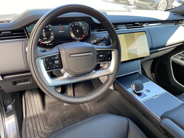 Used 2025 Silver Land Rover SE image 5