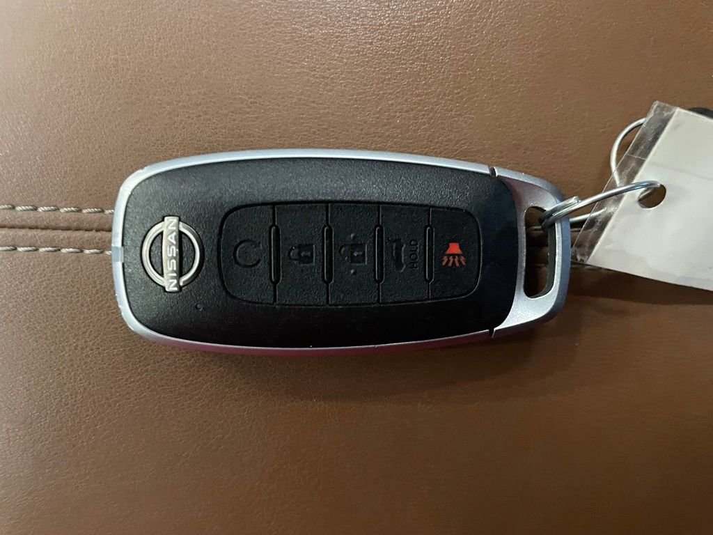 Used 2024 Gray Nissan Platinum image 18
