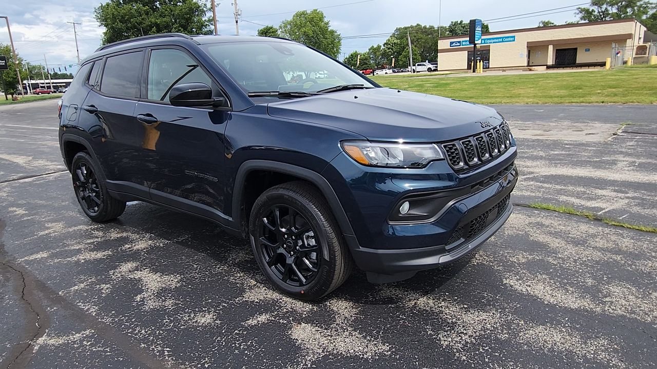 New 2026 Fathom Blue Pearl-Coat Exterior Paint Jeep Latitude Altitude image 2