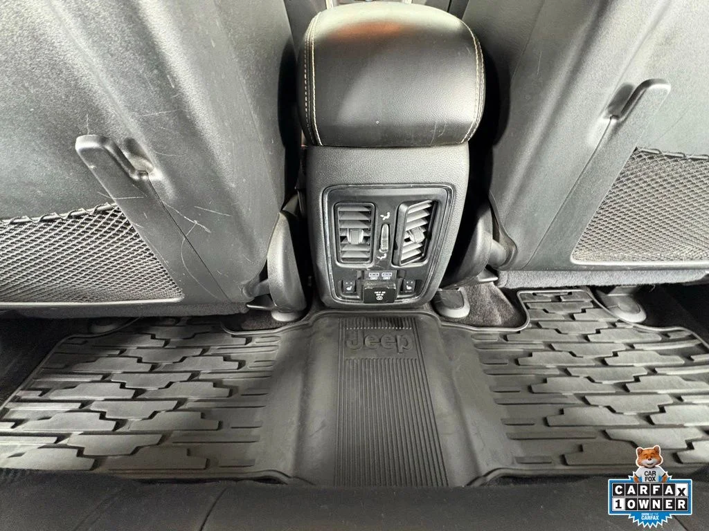 Used 2017 Gray Jeep Limited image 27