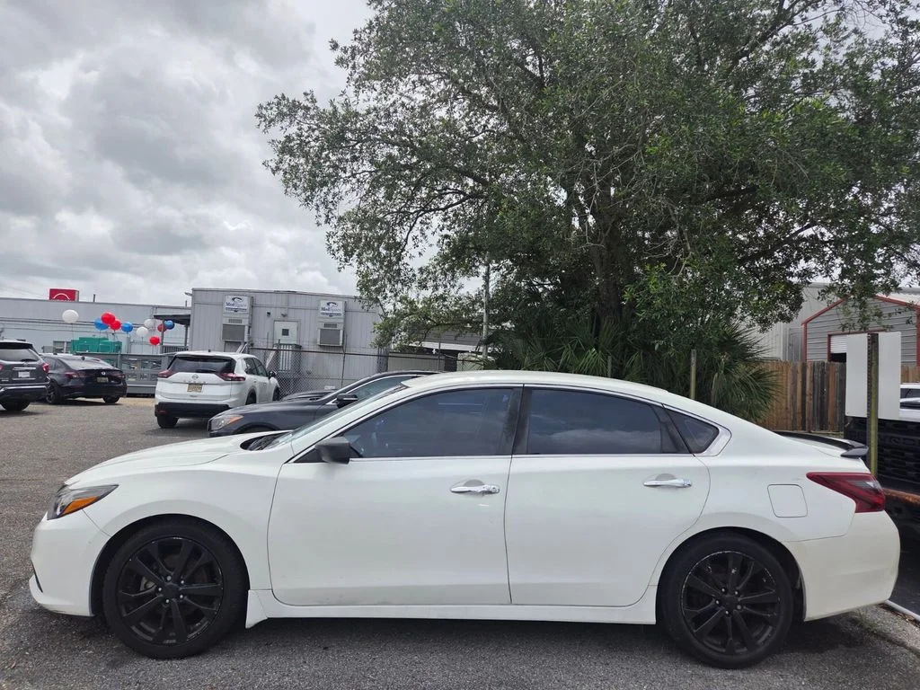 Used 2017 Nissan Altima SR with VIN 1N4AL3AP4HN361437 for sale in Metairie, LA