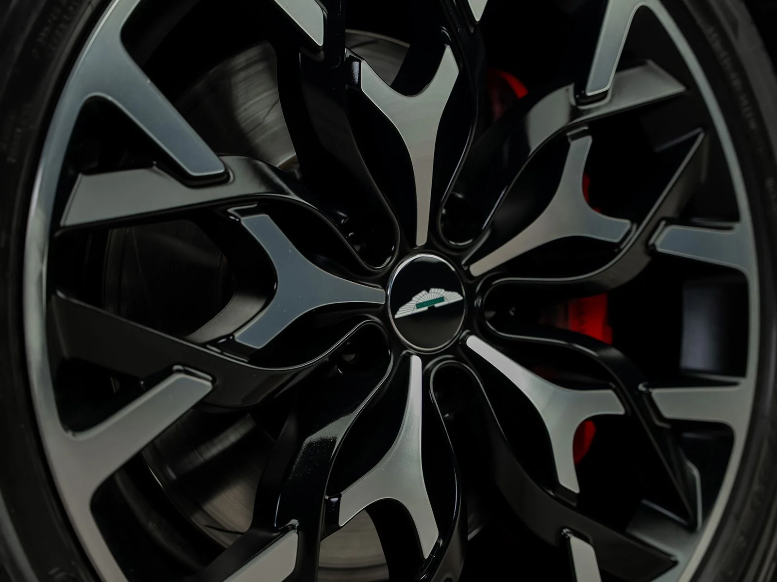 Used 2021 Blue Aston Martin Base image 6