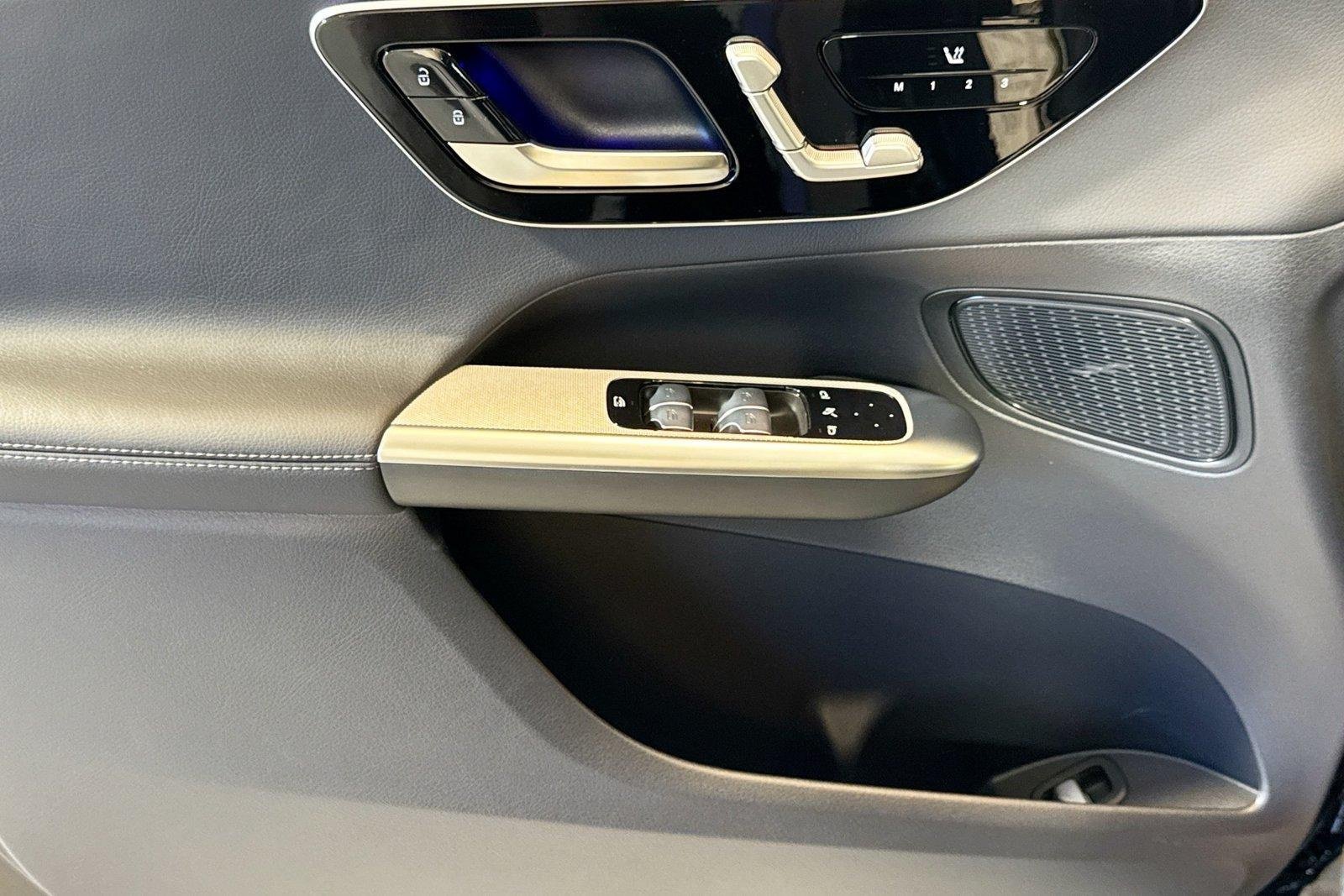 New 2026 Black Mercedes-Benz GLC 300 image 16