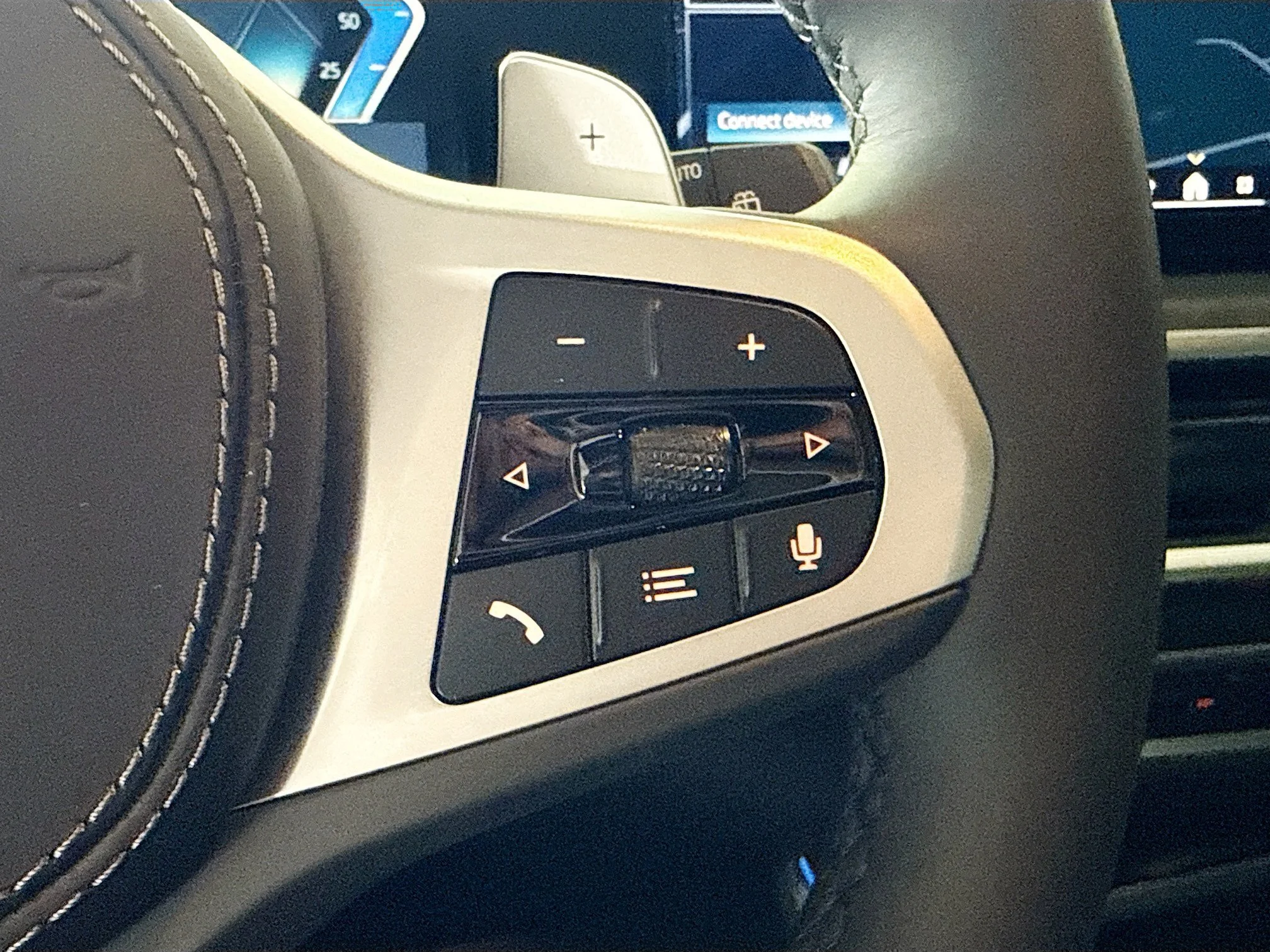 2026 BMW X5 50e - Photo 37