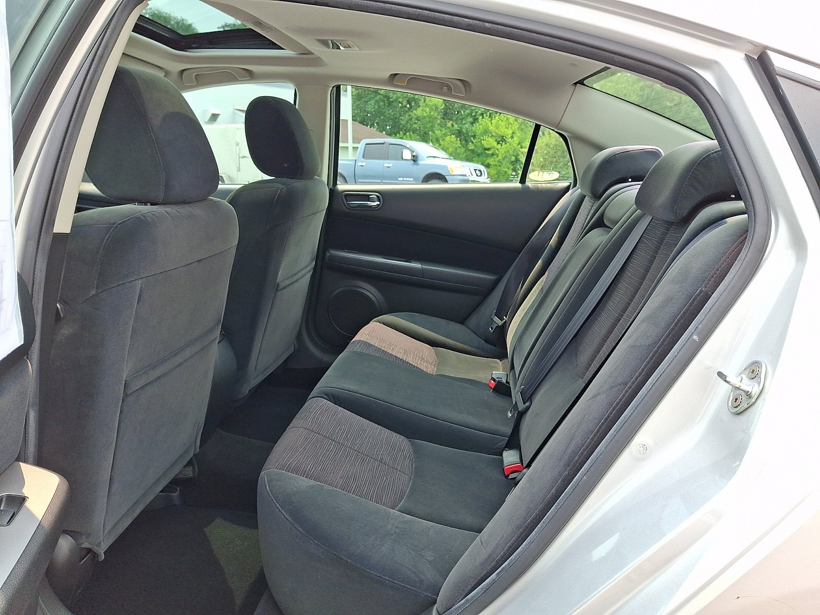Used 2010 Brilliant Silver Metallic Mazda i Touring Plus image 11