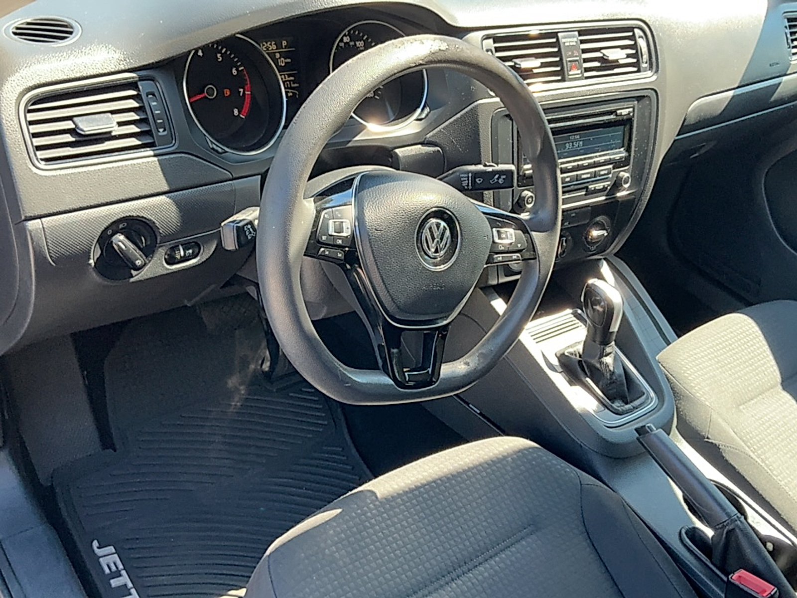 Used 2015 Platinum Gray Metallic Volkswagen 2.0L S image 8