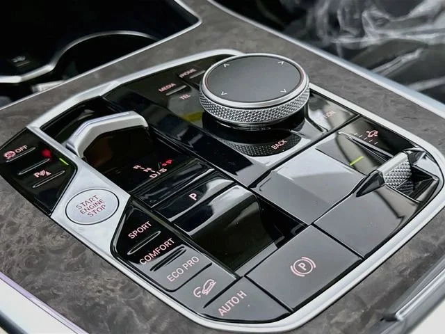 2027 BMW X7 40i - Photo 17