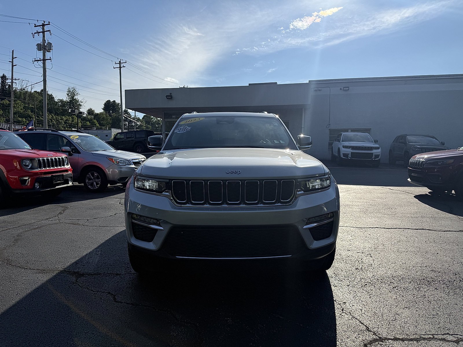 Used 2023 Silver Zynith Jeep BASE image 2