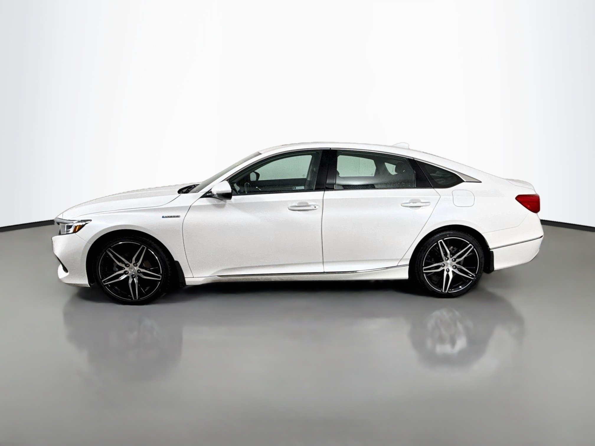 Used 2021 Platinum White Pearl Honda Touring image 4