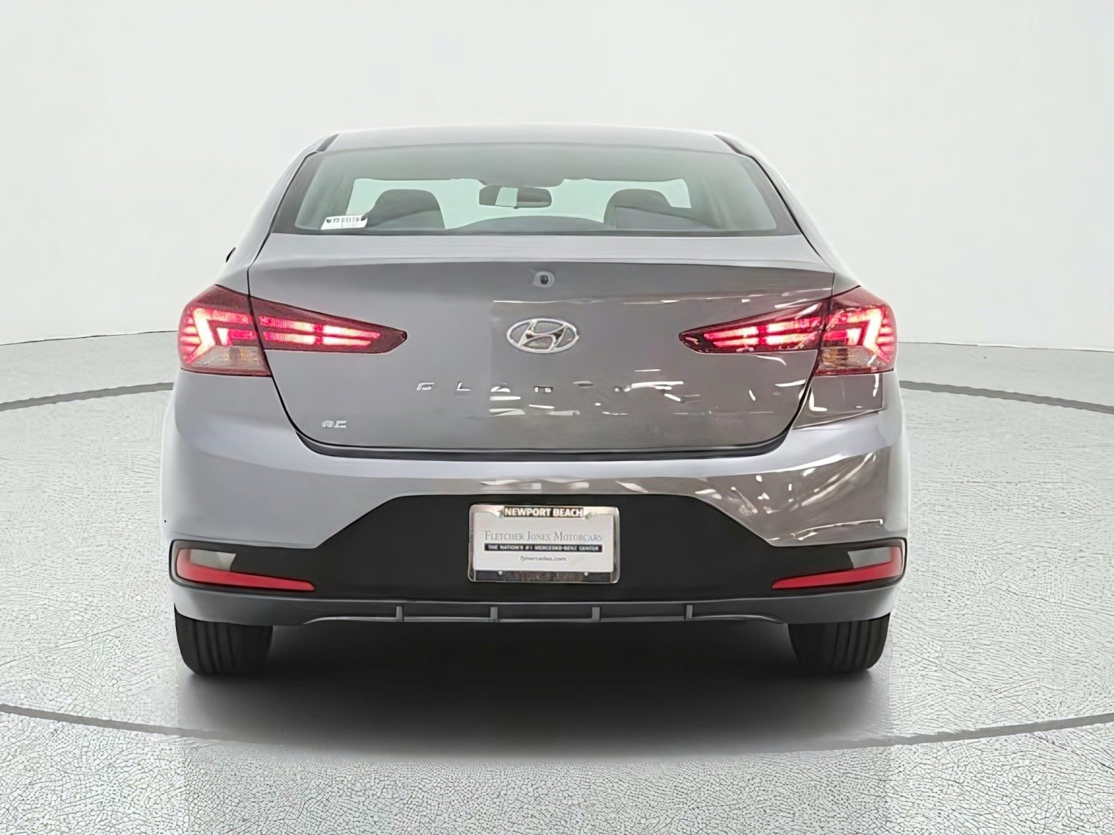 Used 2019 Galactic Gray Hyundai SE Auto image 6