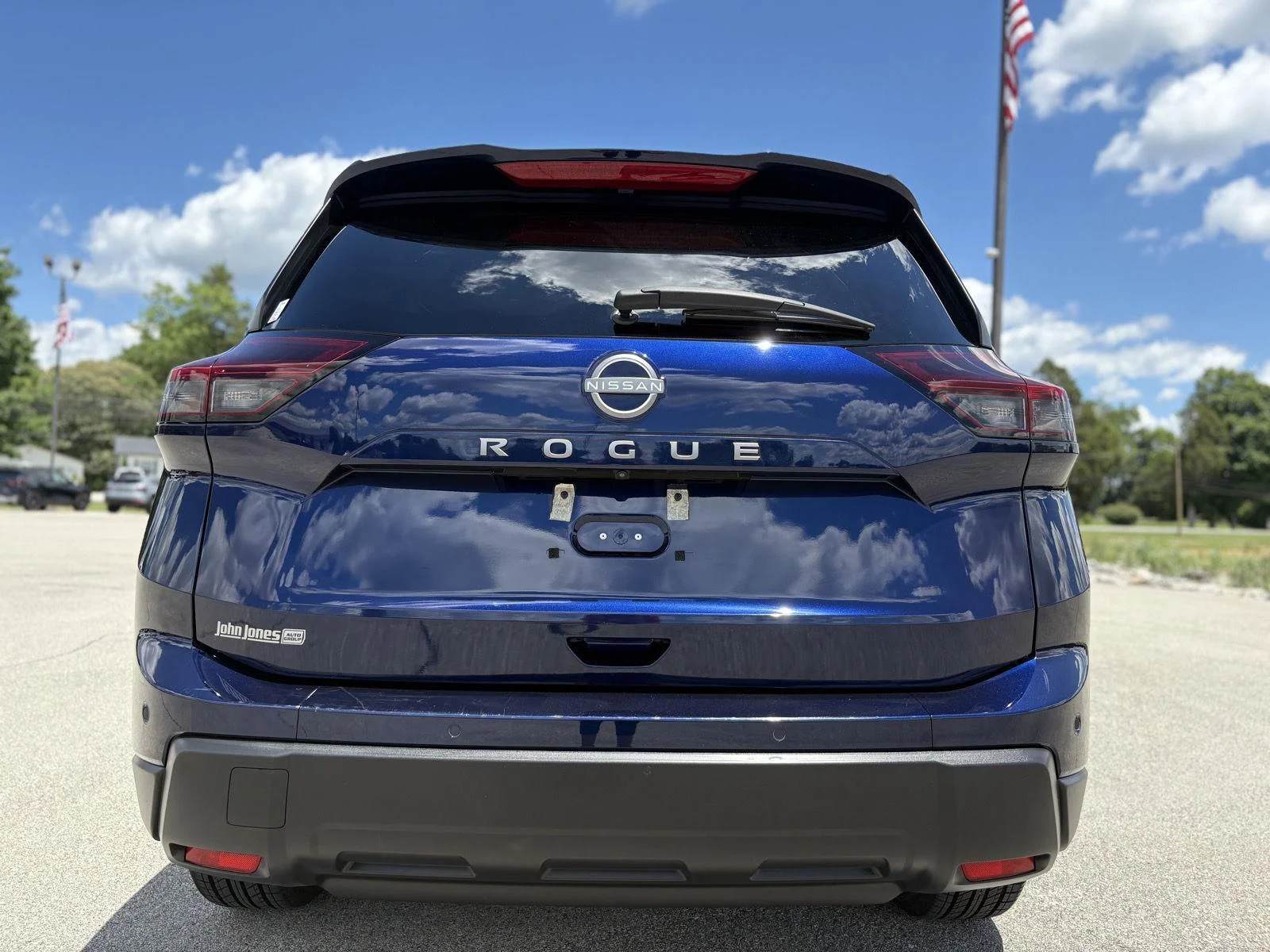 Used 2025 Deep Ocean Blue Pearl Nissan SV image 21