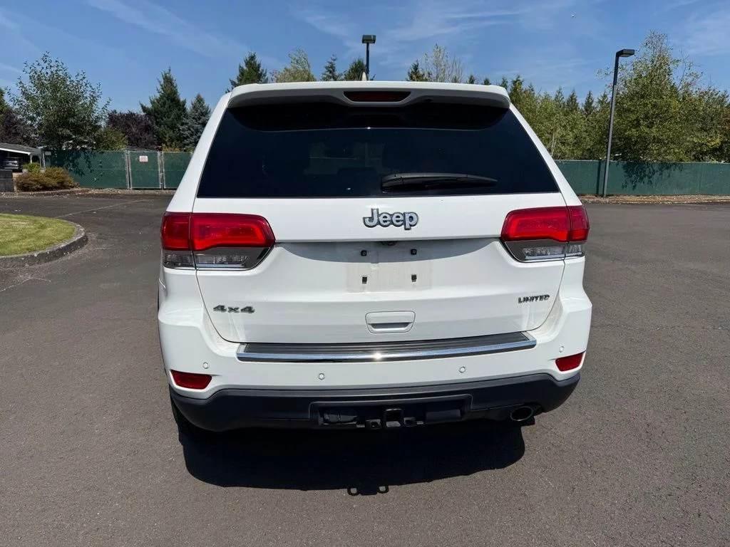 Used 2018 Bright White Clearcoat Jeep Limited image 6