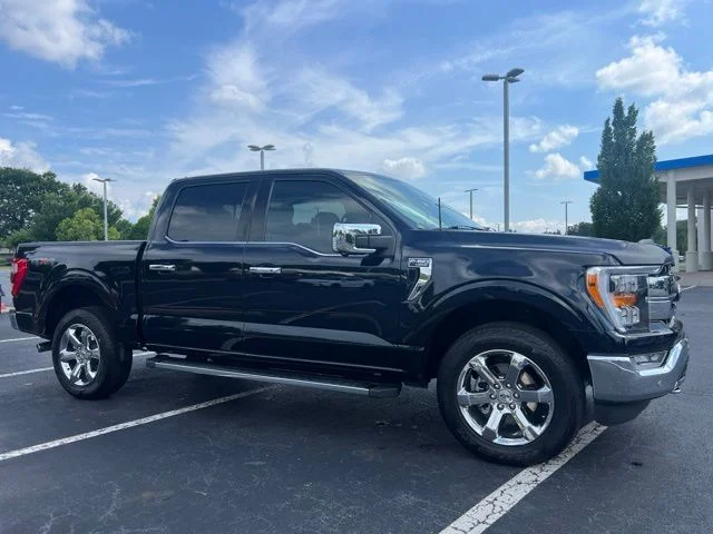 Used 2021 Antimatter Blue Metallic Ford Lariat image 4