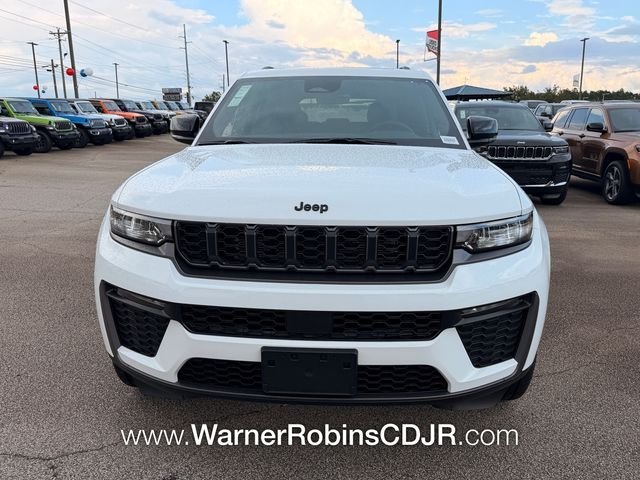 New 2026 Bright White Clear-Coat Exterior Paint Jeep Limited image 2