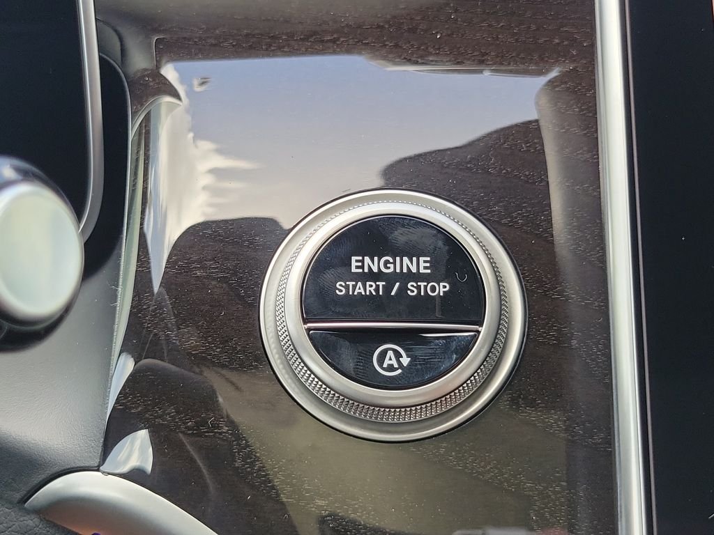 New 2026 Verde Silver Metallic Mercedes-Benz GLC 300 image 31