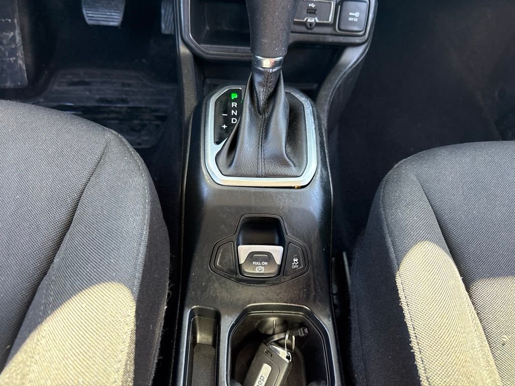 Used 2020 Silver Jeep Latitude image 15