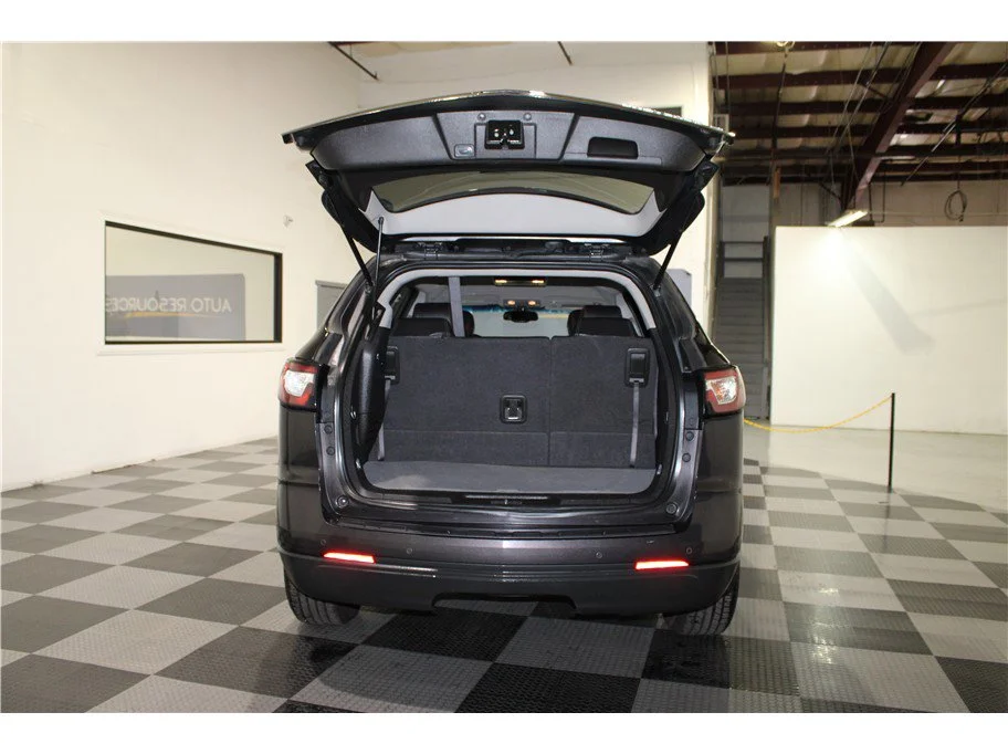 Used 2015 Tungsten Metallic Chevrolet LT image 18