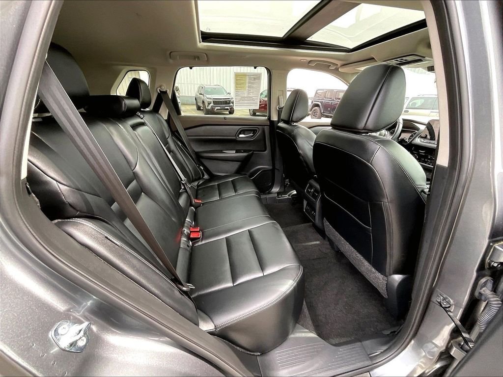 Used 2023 Gray Nissan SL image 16