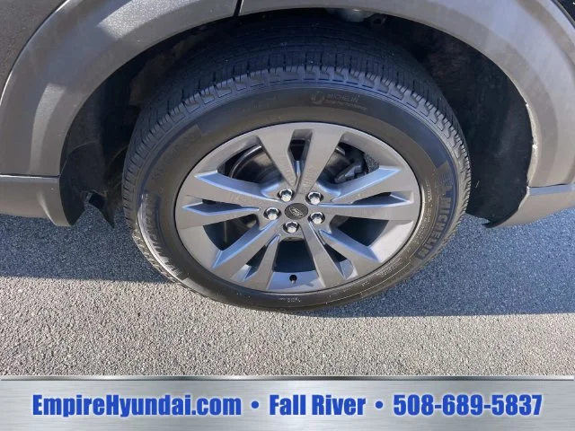 Used 2023 Black Ford XLT image 14