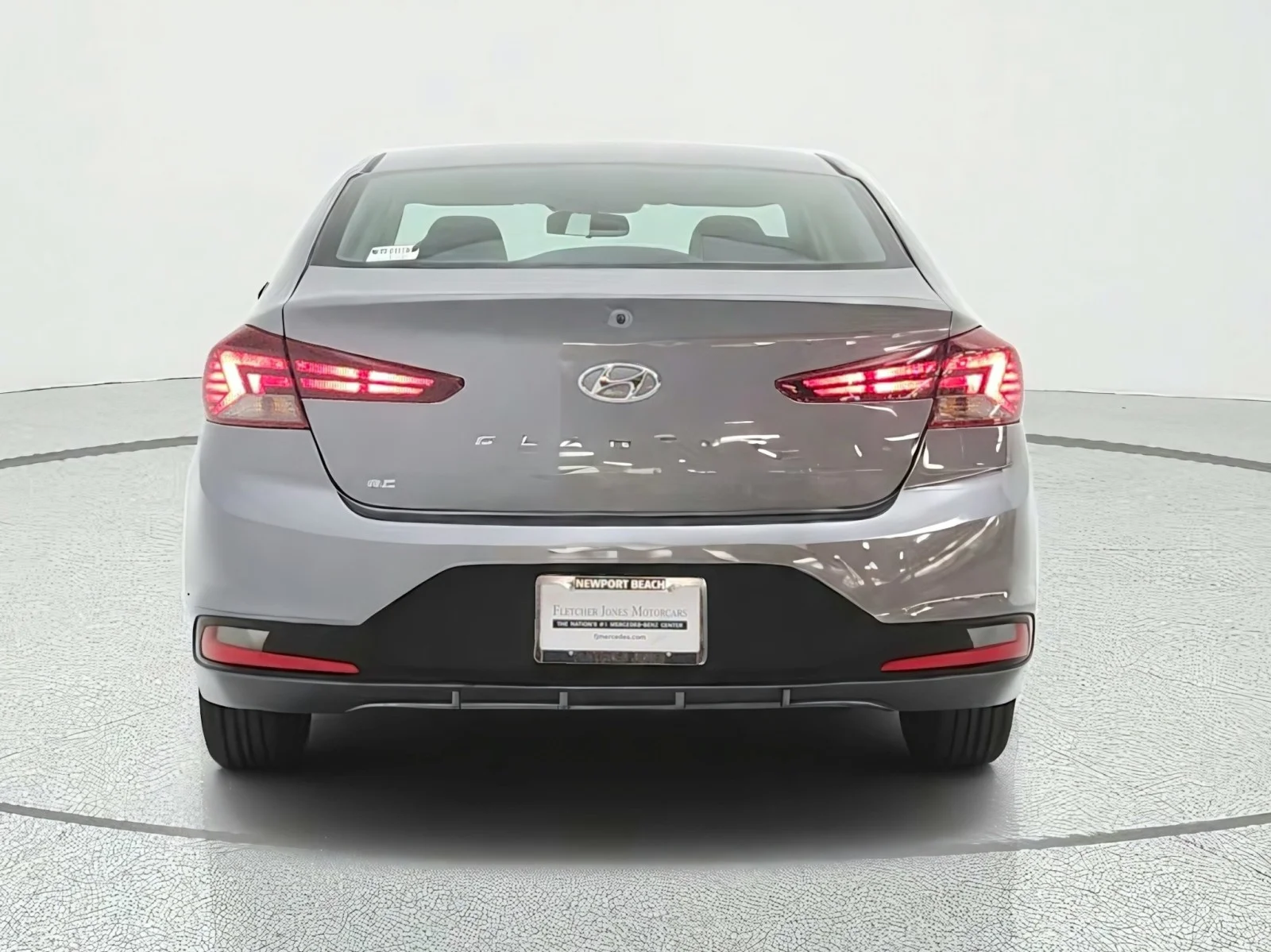 Used 2019 Galactic Gray Hyundai SE Auto image 6