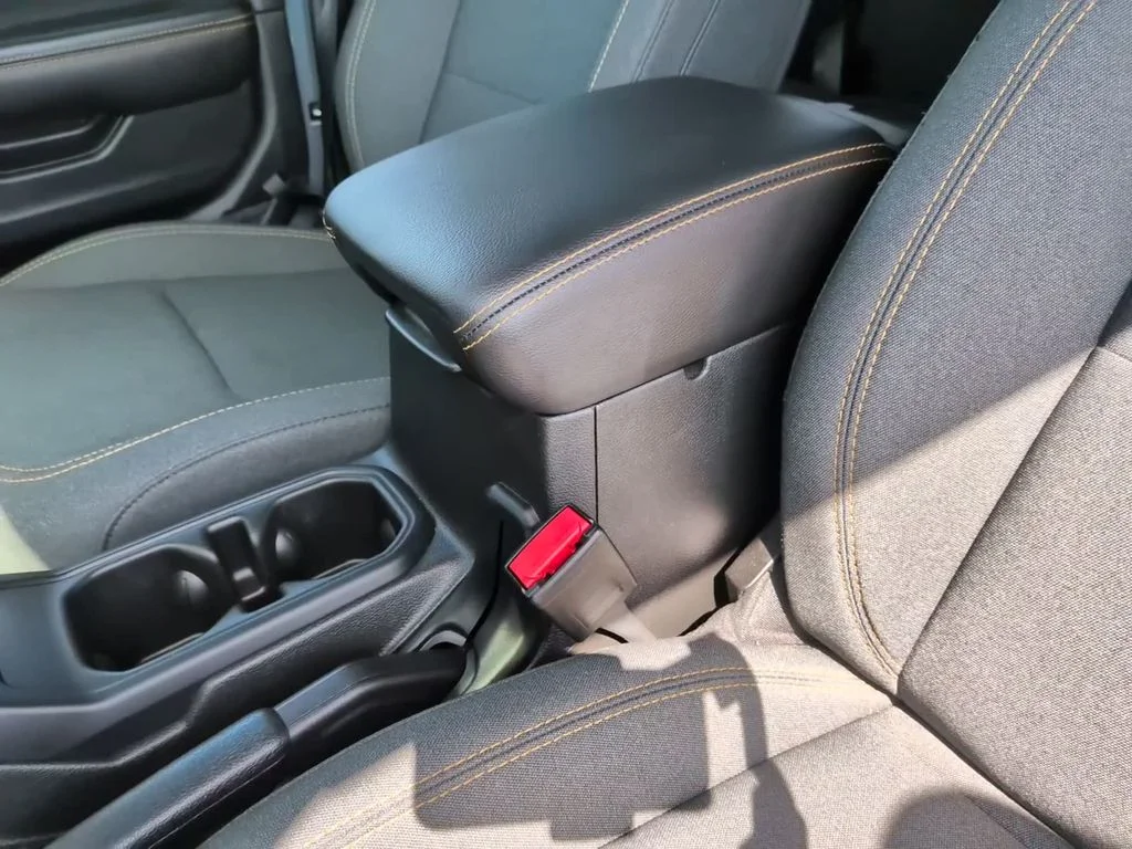 Used 2025 Gray Jeep Sahara 4xe image 24