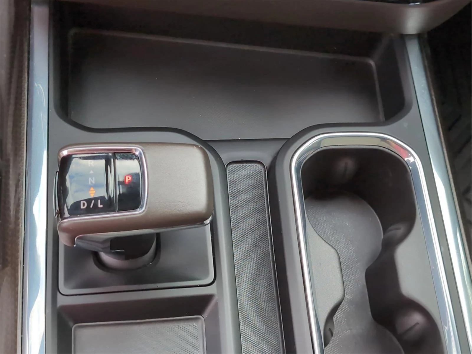 Used 2022 Summit White Chevrolet RST image 22