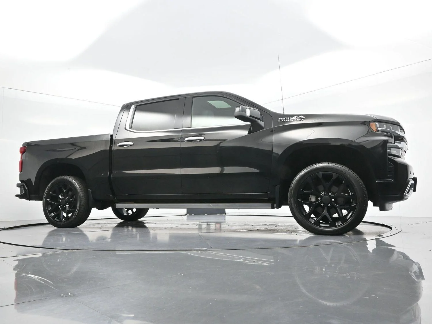 Used 2019 BLACK Chevrolet High Country image 43