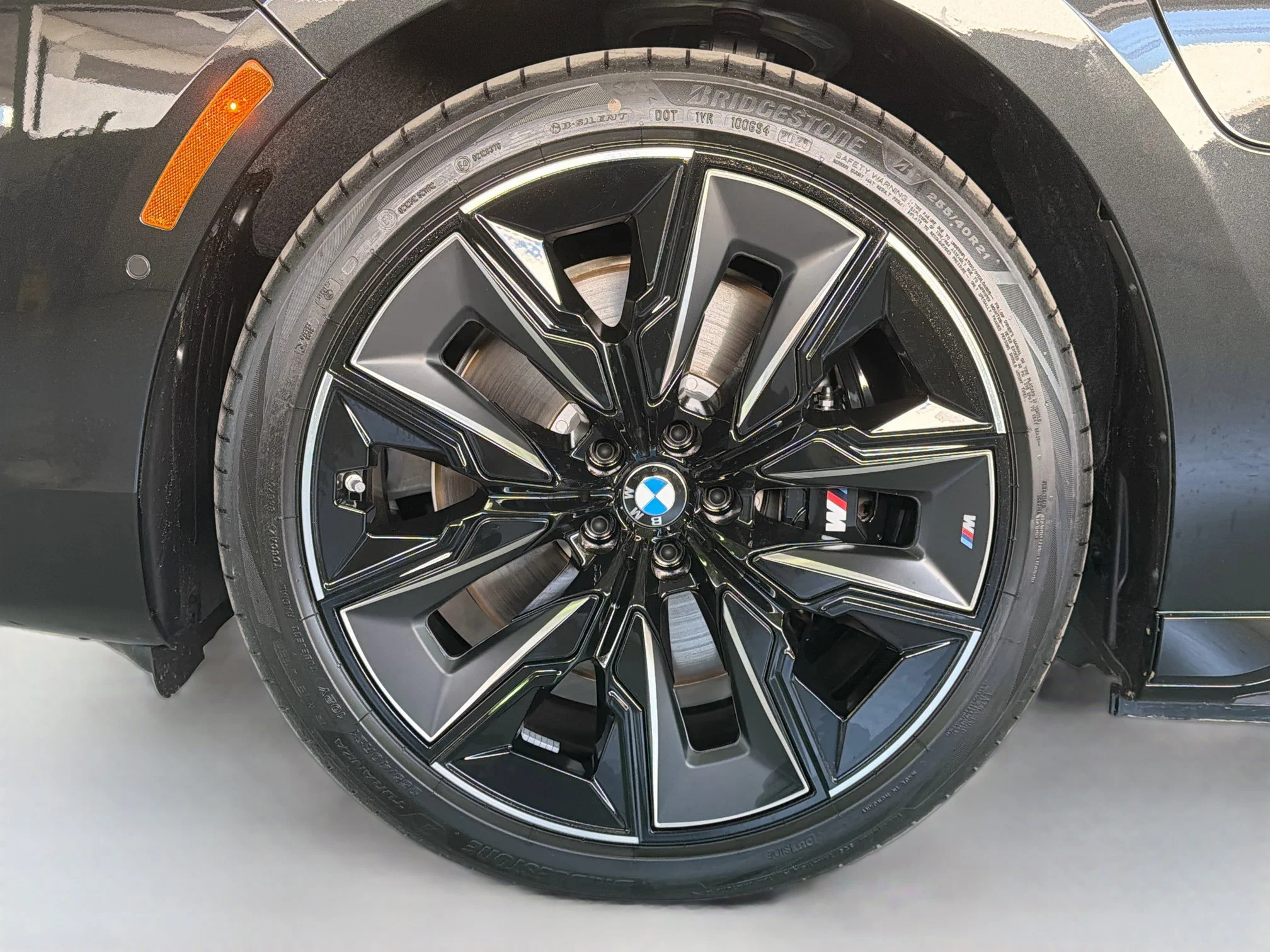 2026 BMW 7 Series 750e - Photo 38